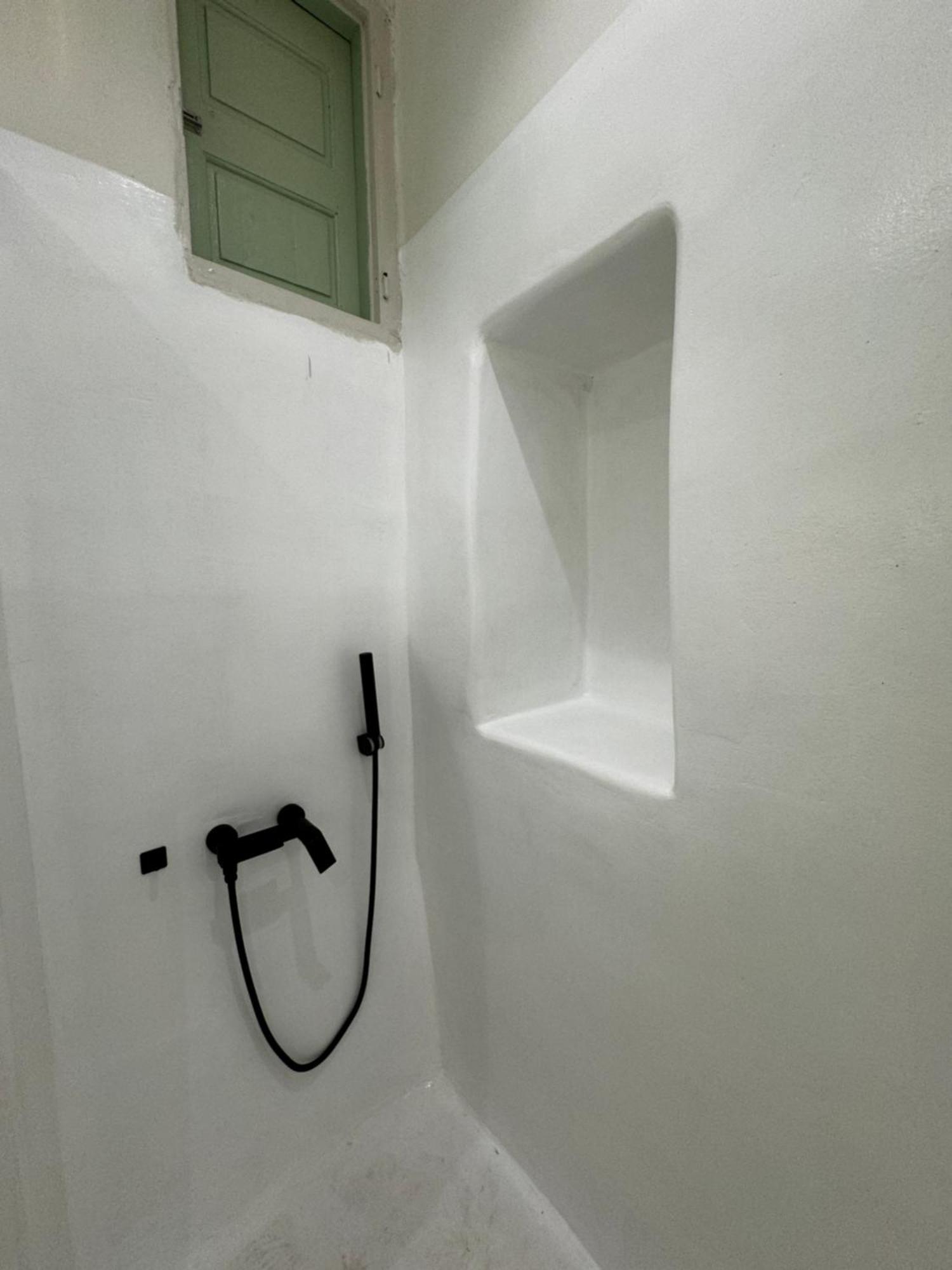 White Jacuzzi